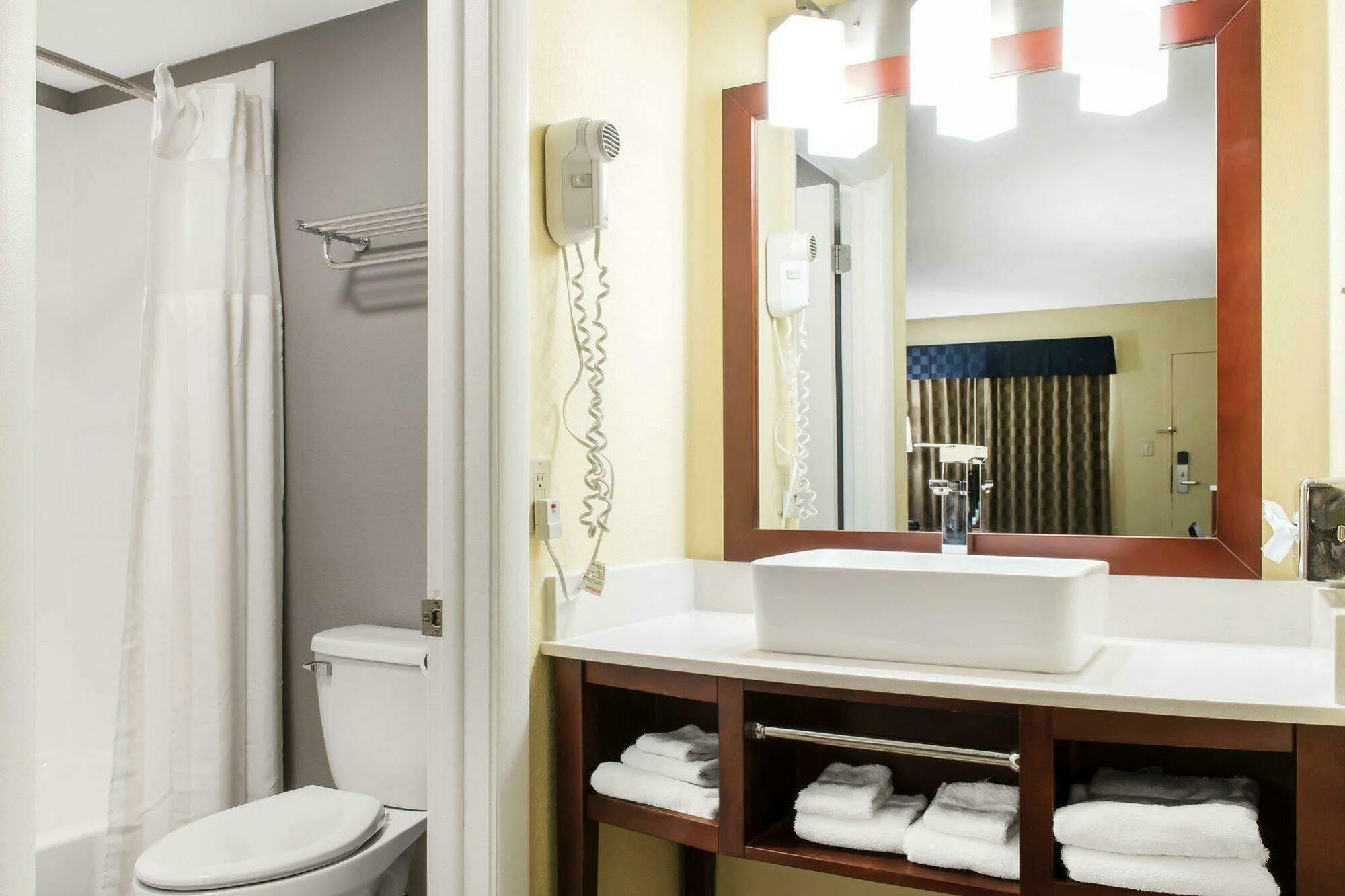 Escape Inn Hershey Eksteriør bilde
